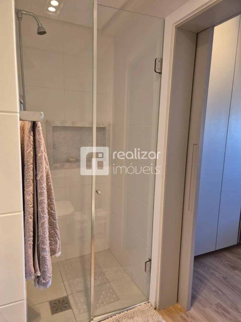 Private pool in a 4-bedroom apartment, 168 m² — photo 27