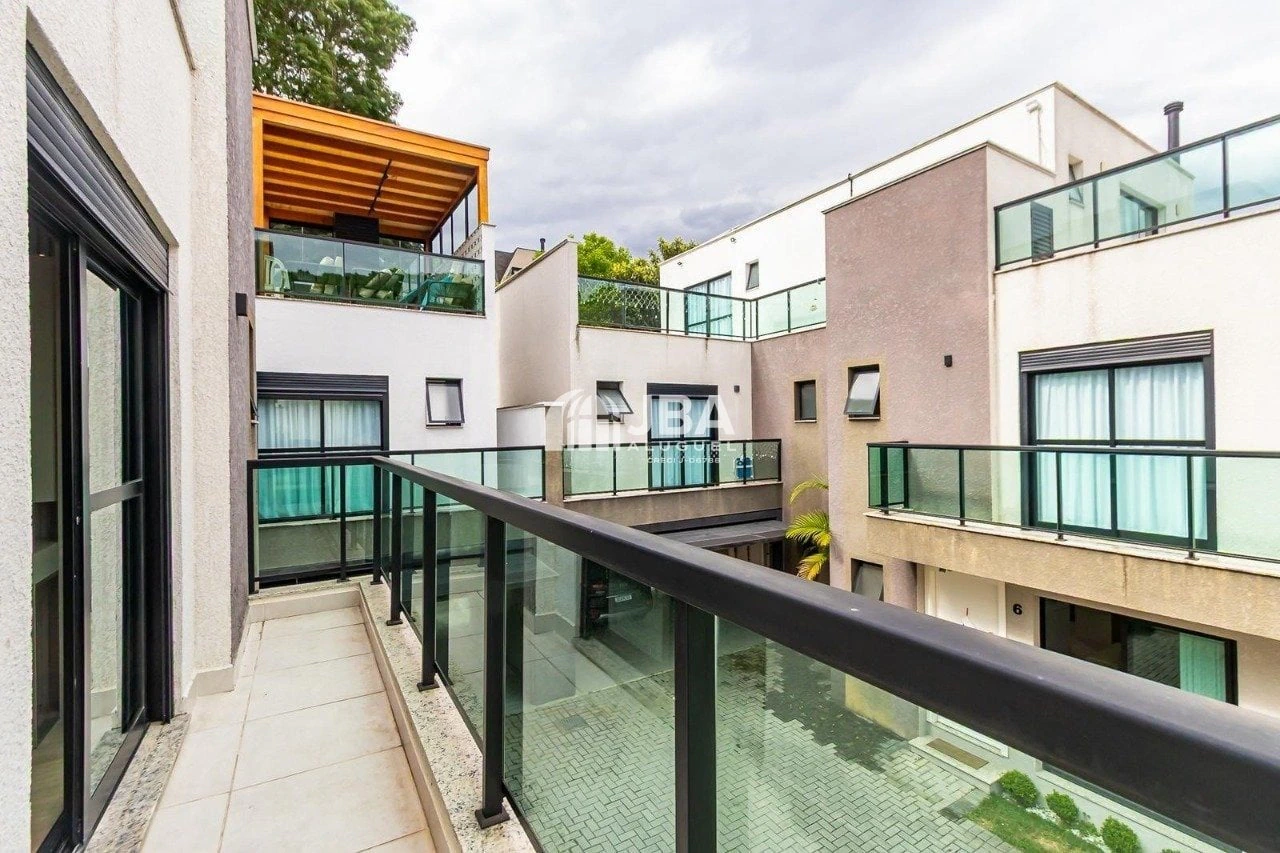 Floor-to-ceiling windows in a 2-bedroom house, 143 m² — photo 24