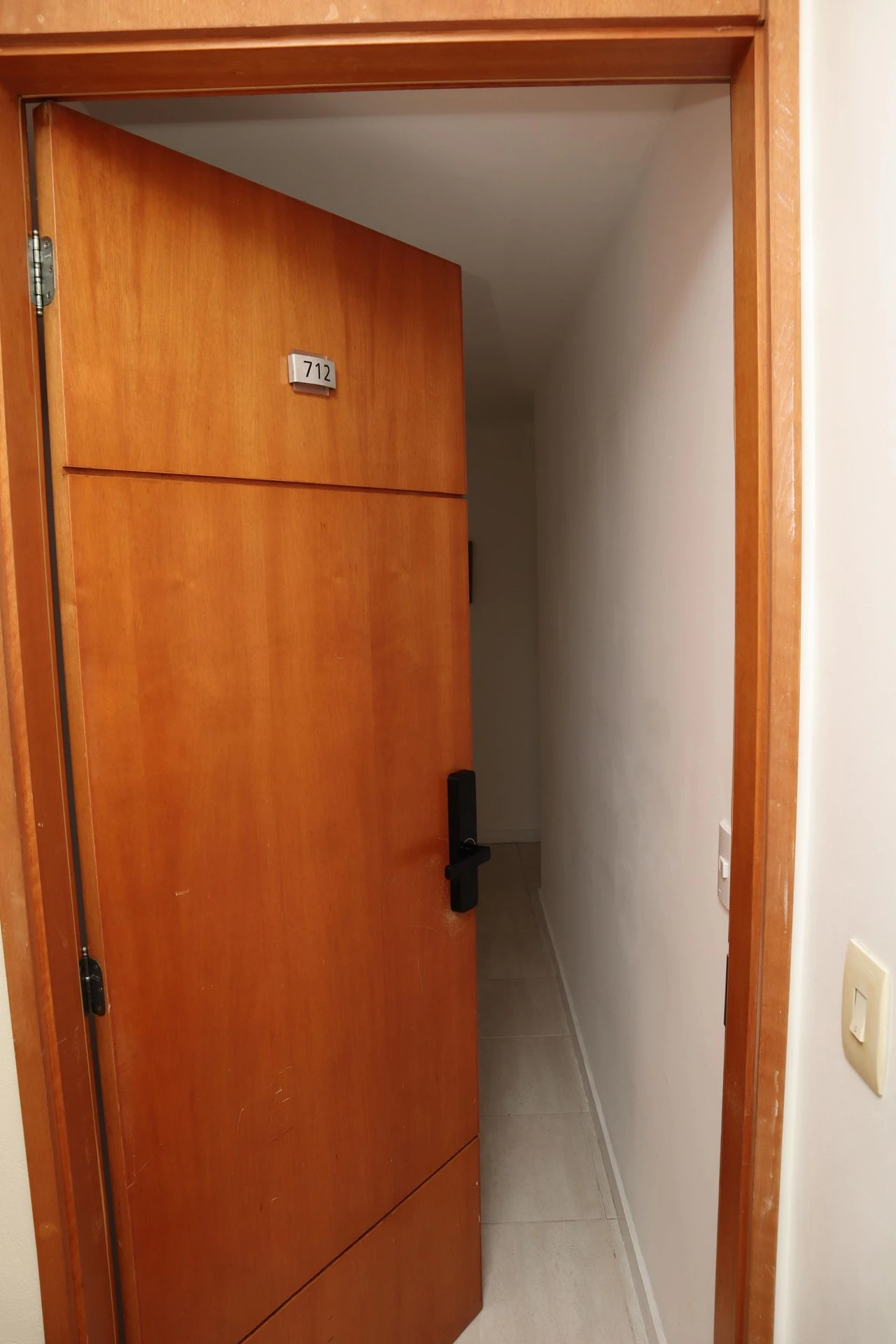 2-bedroom apartment with a mountain view — photo 15