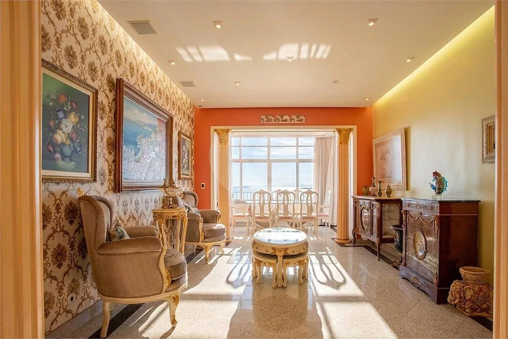 Furnished 127 m² apartment with 3 bedrooms and 3 baths — photo 19