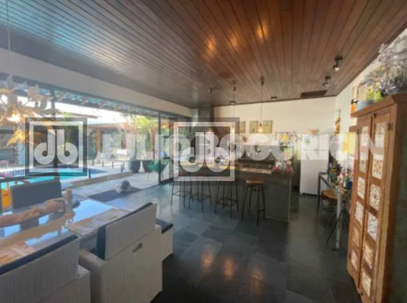 Furnished house, 402 m², with a garden — photo 2