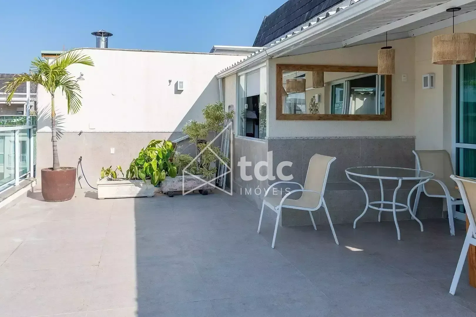 3-bedroom apartment with a mountain view — photo 4