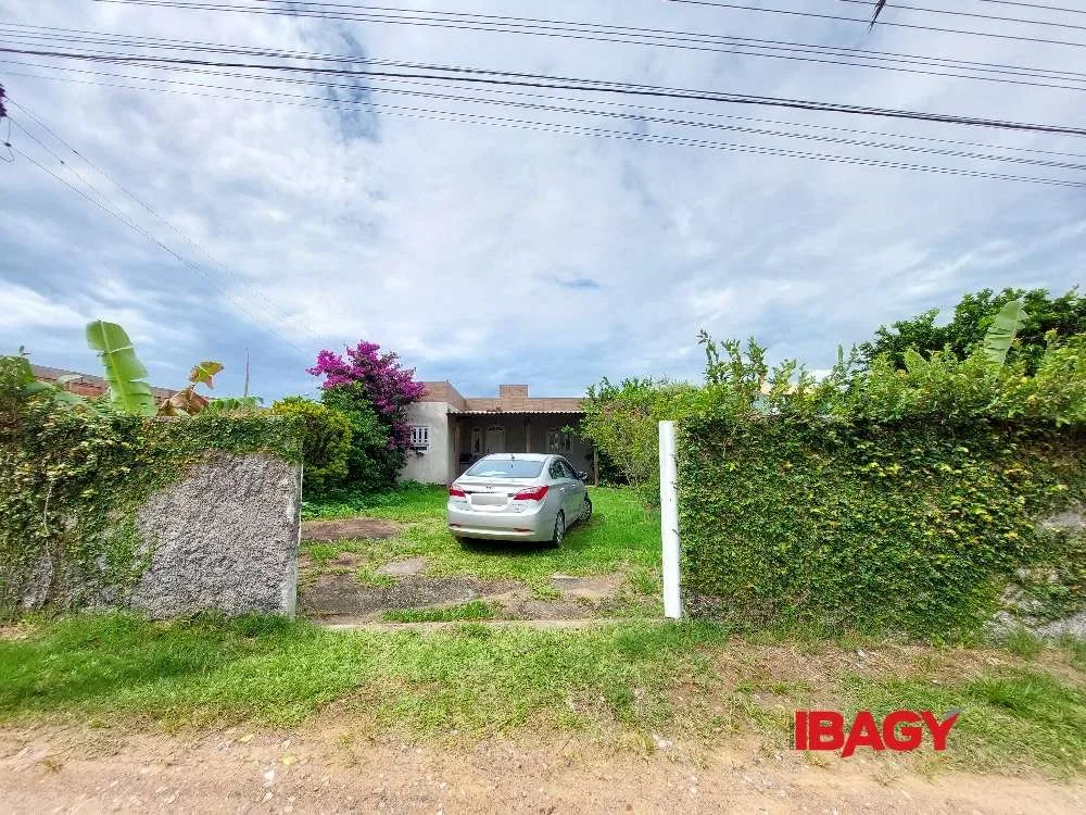 3-bedroom house with a washing machine in Florianópolis — photo 19