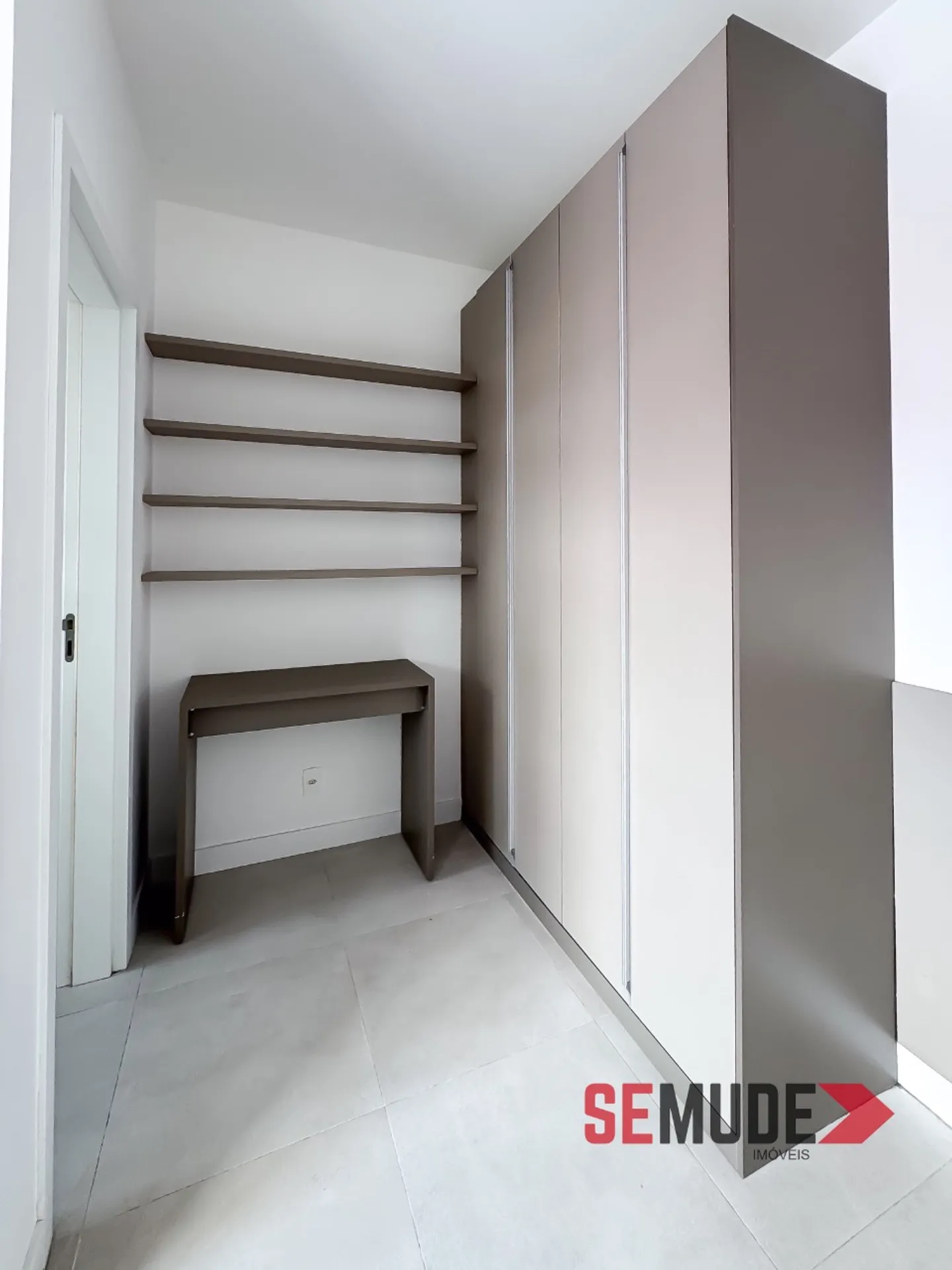 Home office in a one-bedroom apartment, 31 m² — photo 7