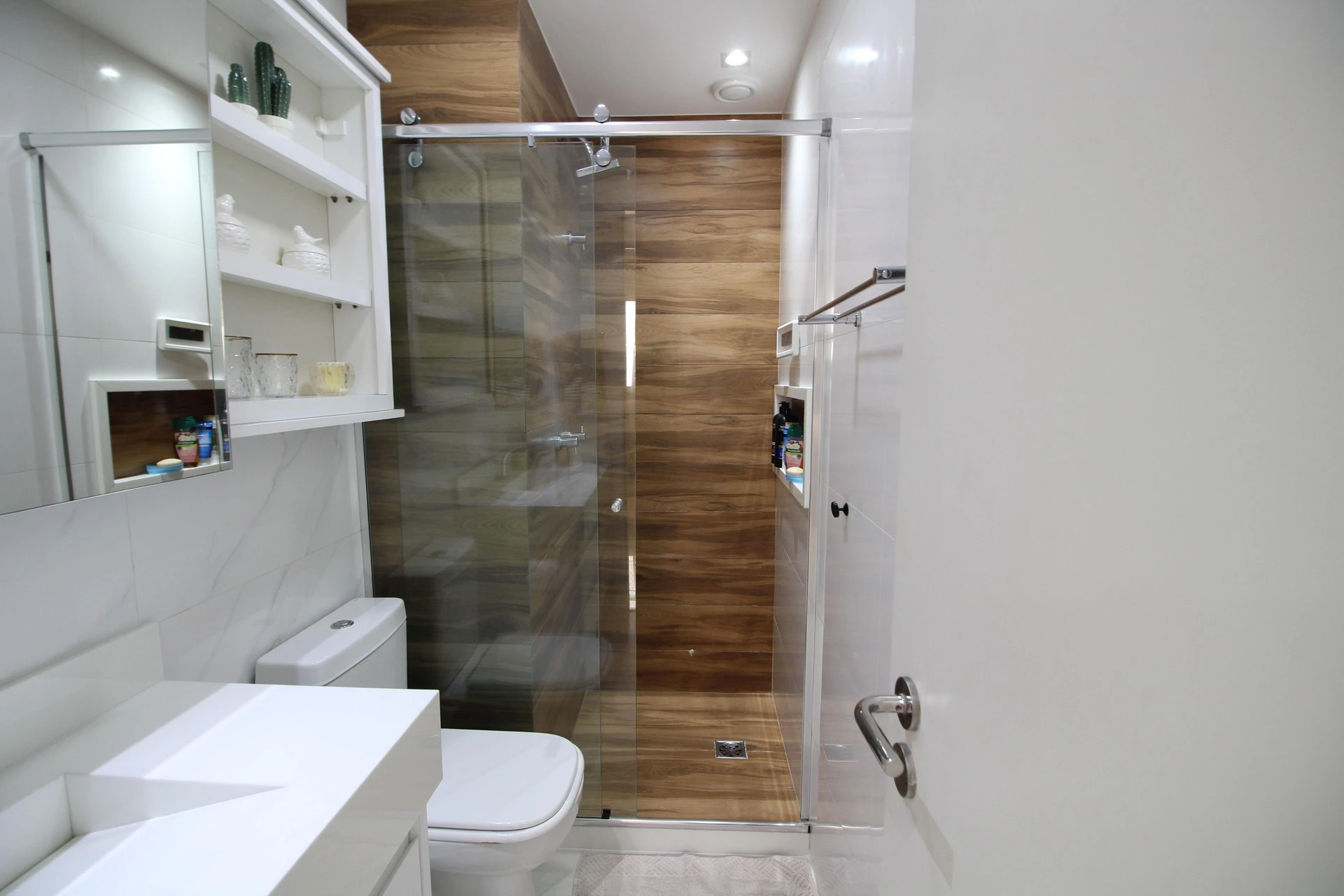 Rental apartment with 4 bedrooms and 4 bathrooms — photo 40