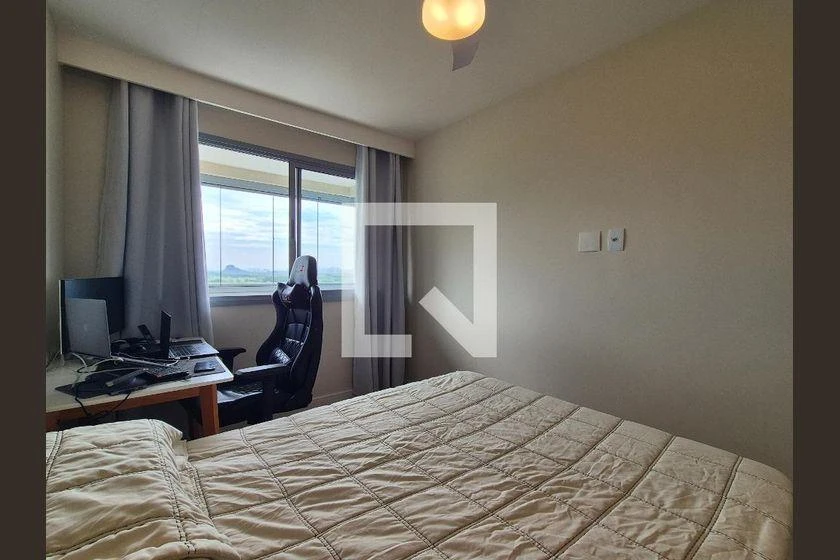 Glass-enclosed balcony in a 2-bedroom apartment, 82 m² — photo 22
