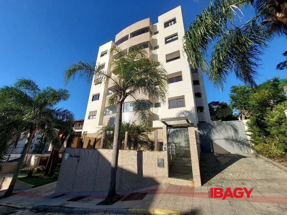Unfurnished 1-bedroom apartment with 54 m² — photo 19