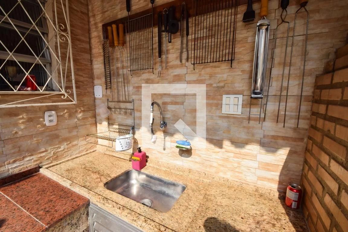 Casa mobiliada com 6 quartos e 3 suítes com jardim e BBQ — photo 32
