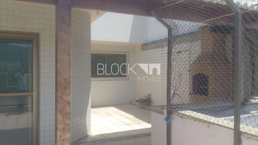 183 m² unfurnished apartment with 3 bedrooms and mountain view — photo 16