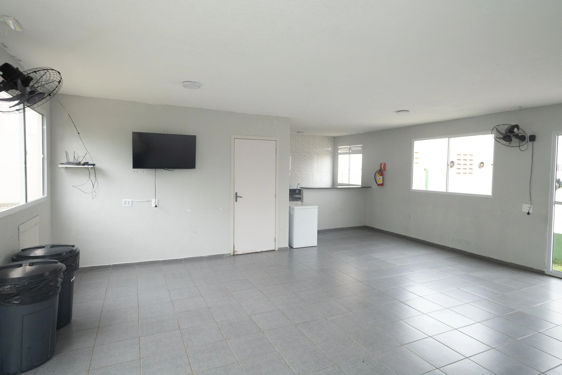 Apartamento sem mobília com 2 quartos e jardim privativo — photo 29