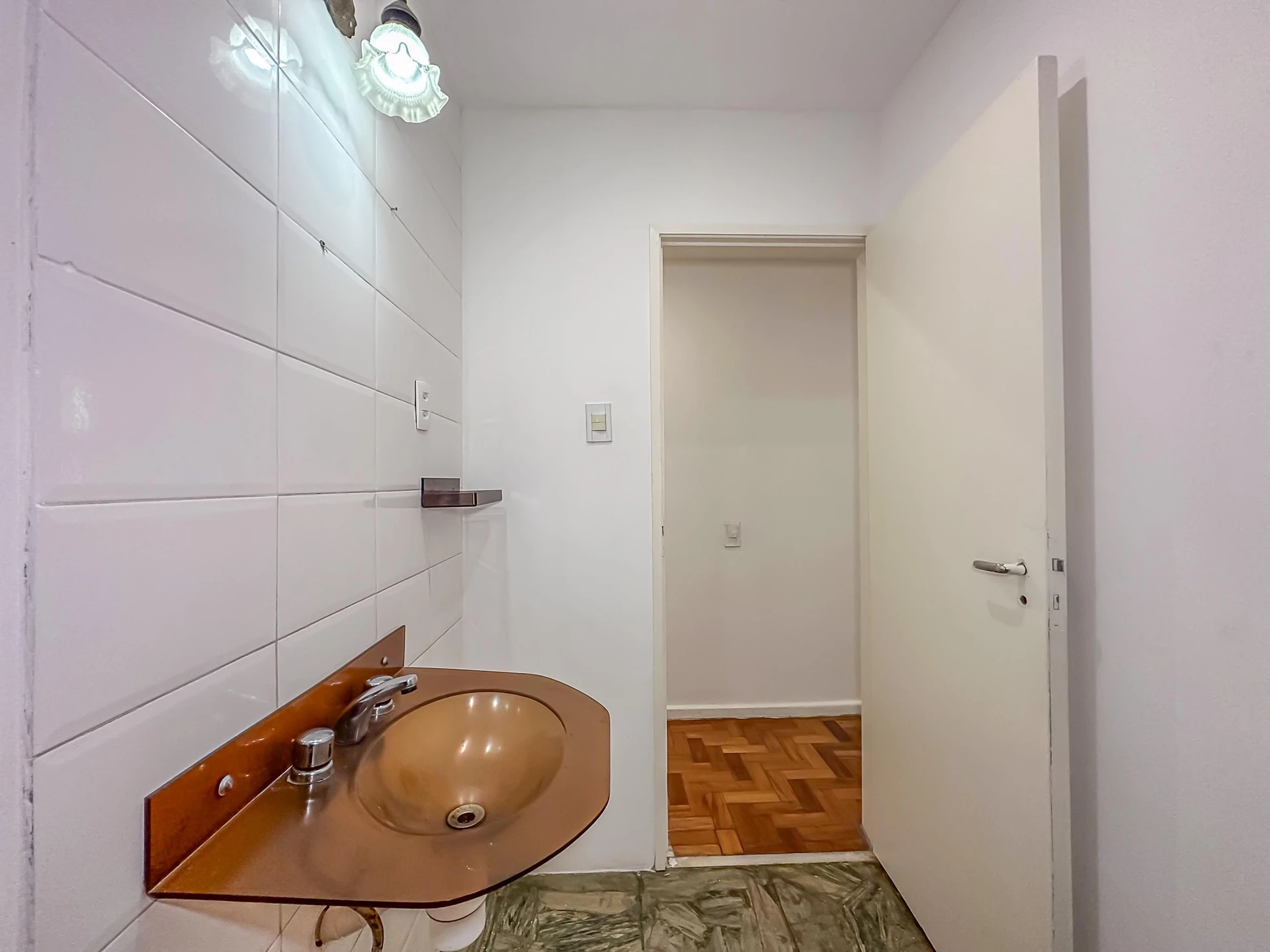 Apartment with 3 bedrooms, 1 en-suite and separate kitchen — photo 36