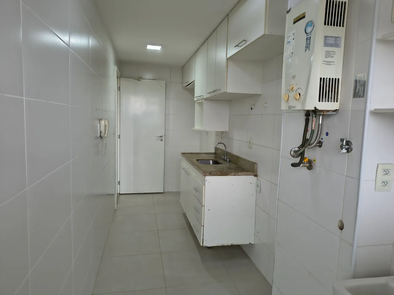 2-bedroom apartment with a mountain view in Rio de Janeiro — photo 16