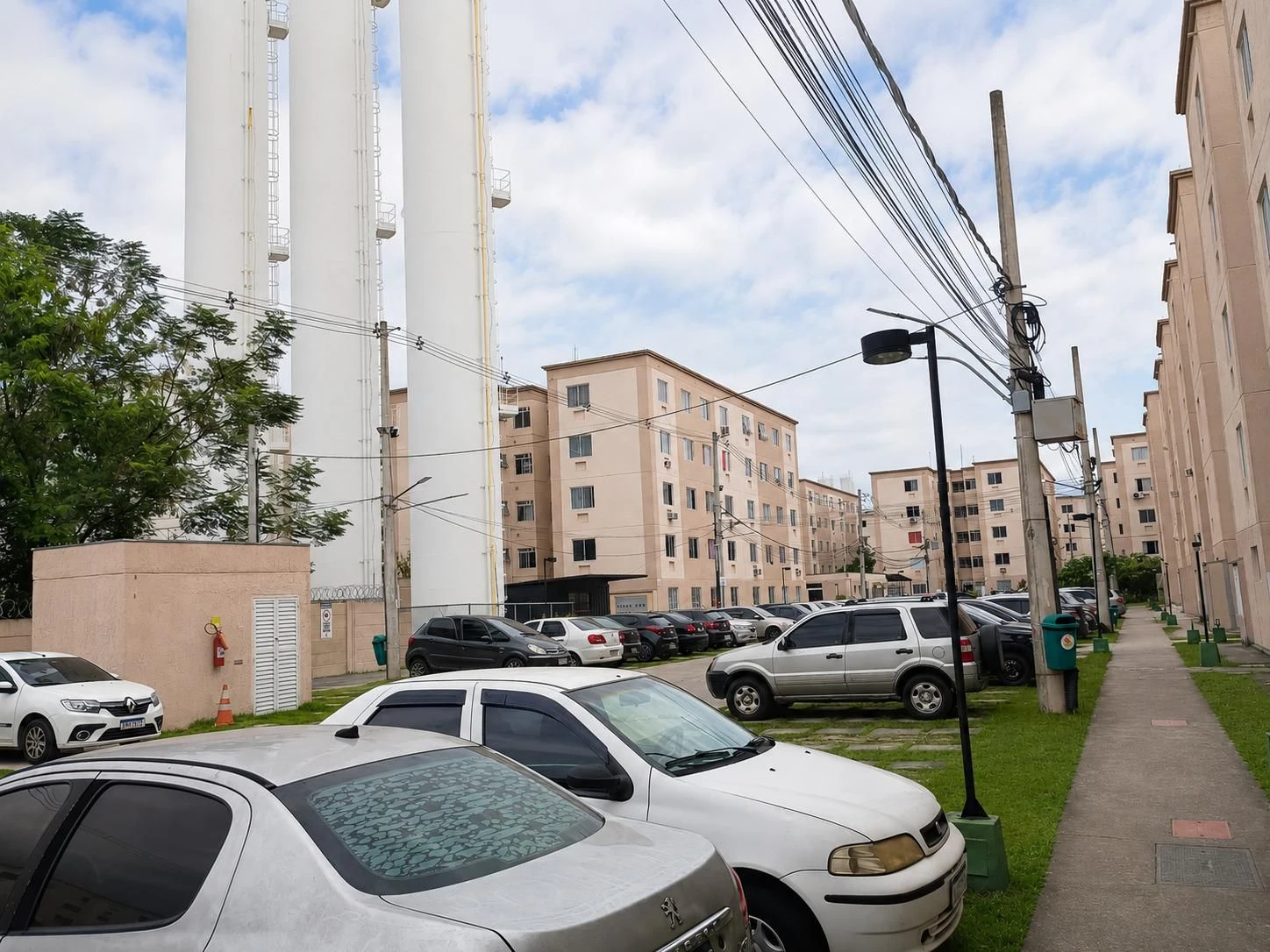 Apartamento com 2 quartos, 1 banheiro e vaga