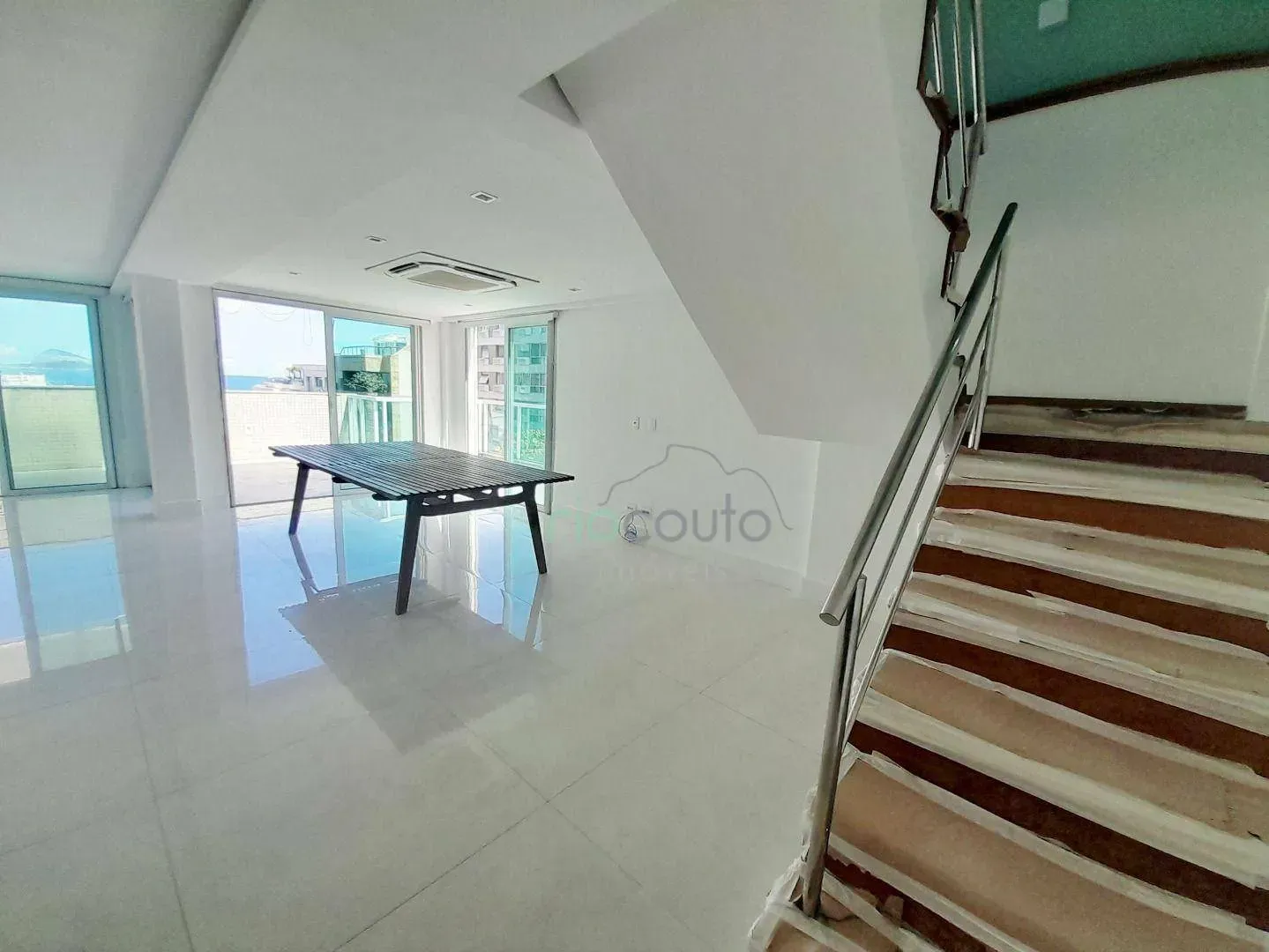 Apartment with 4 bedrooms and a balcony — photo 21