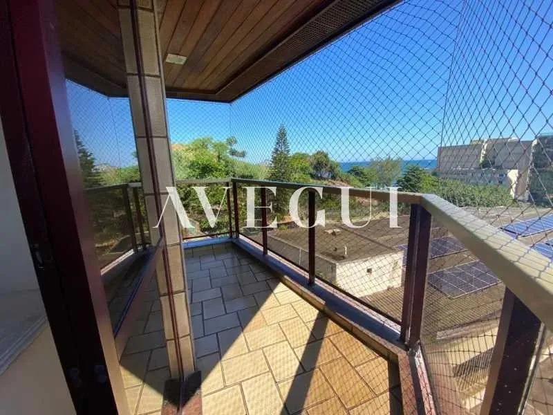3-bedroom apartment with 4 bathrooms and a balcony — photo 16