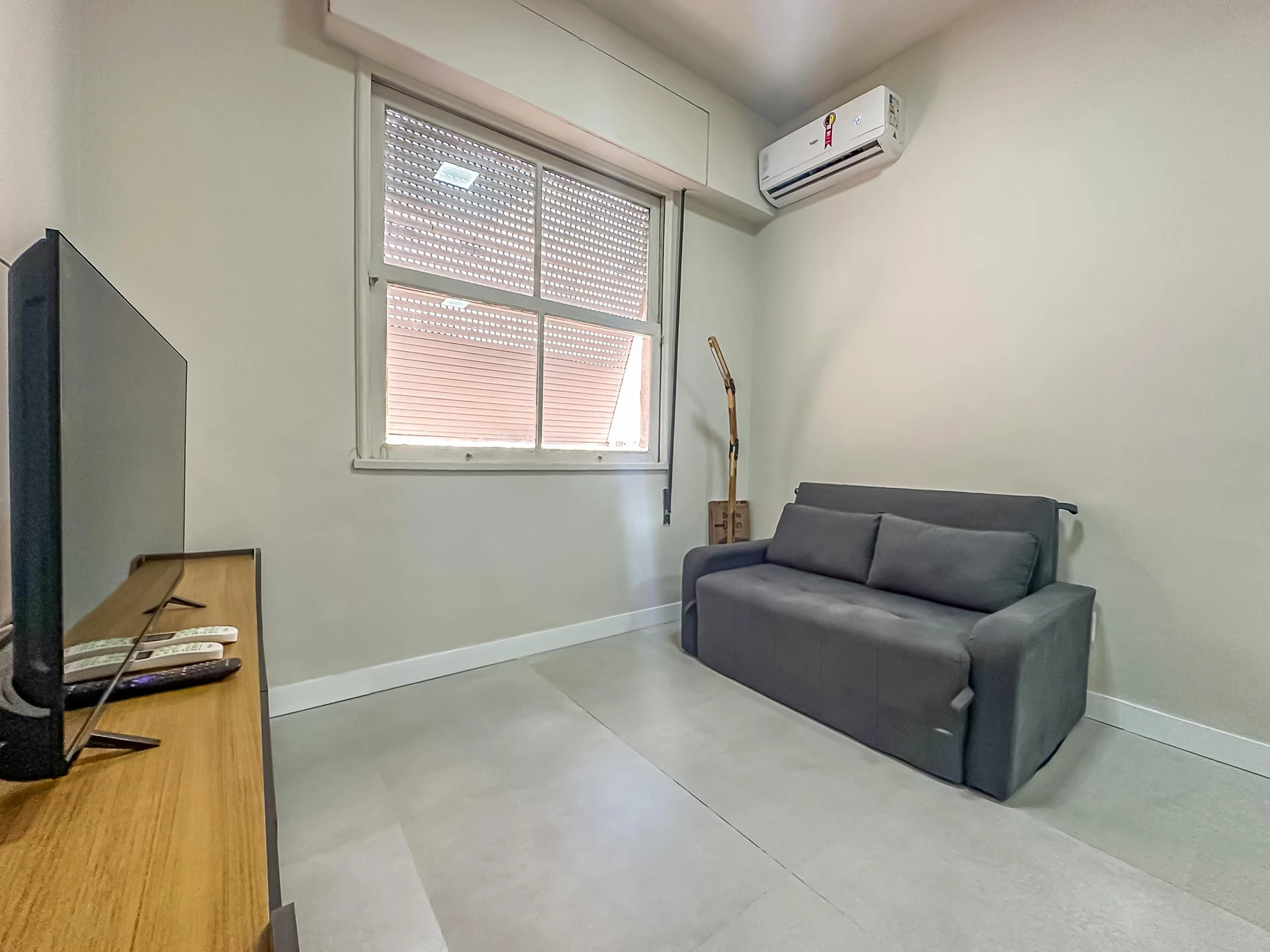 Furnished 1-bedroom apartment with no parking — photo 17