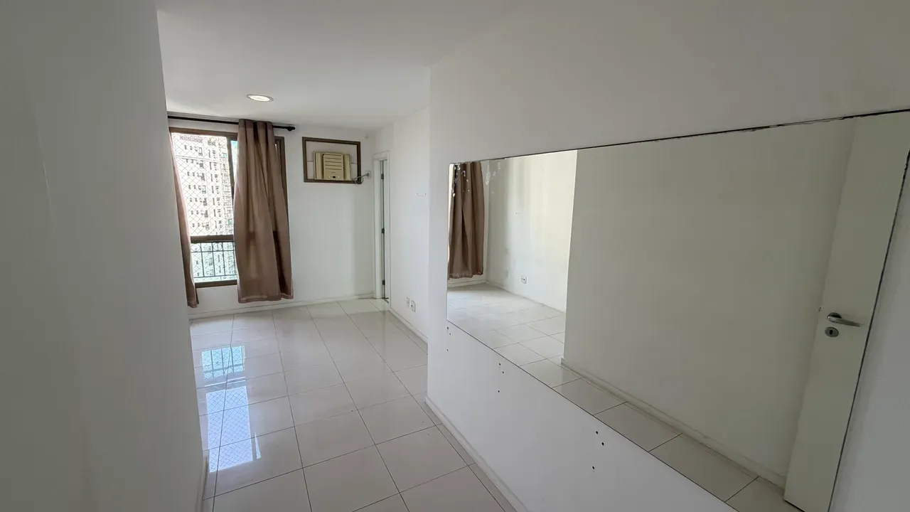 157 m² apartment with 4 bedrooms, 3 baths, balcony — photo 37