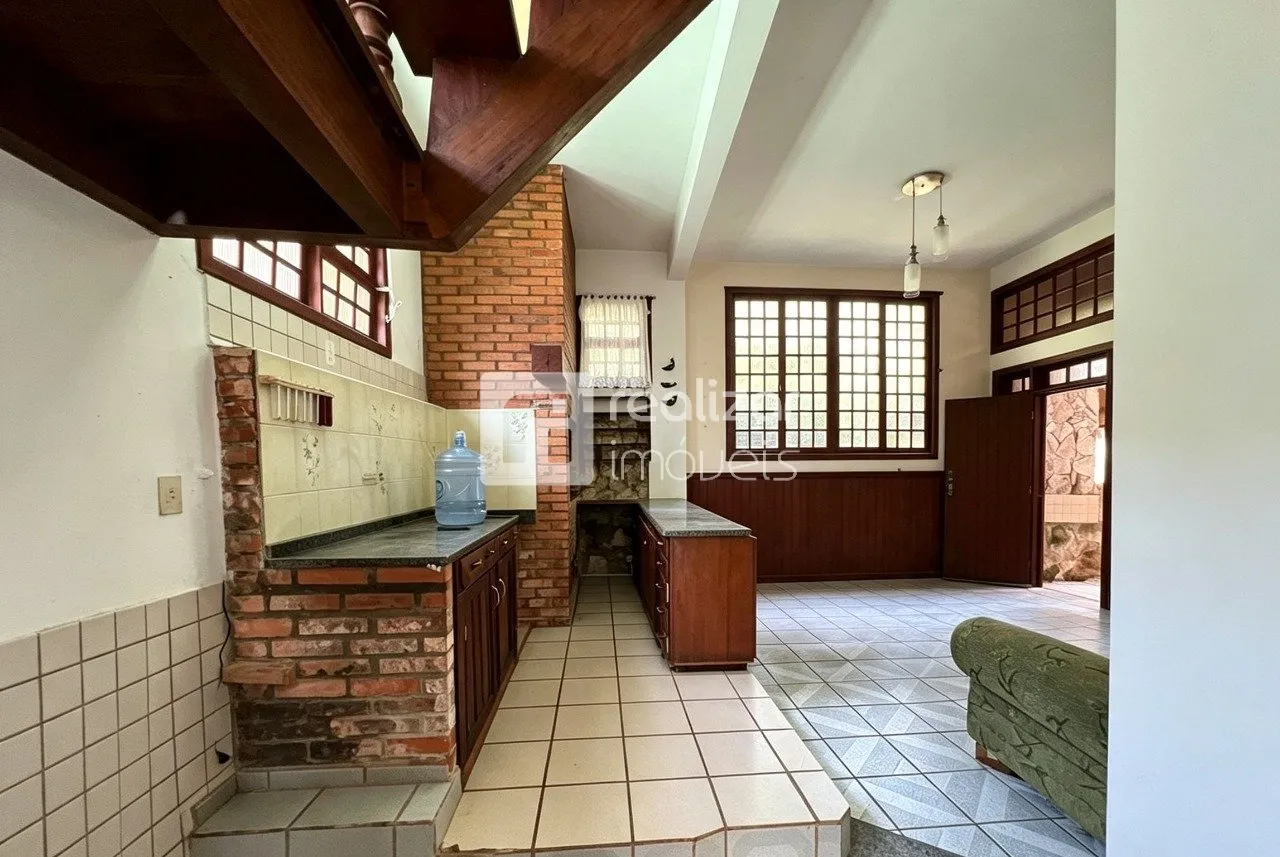 3-bedroom house with a grill on the balcony — photo 4