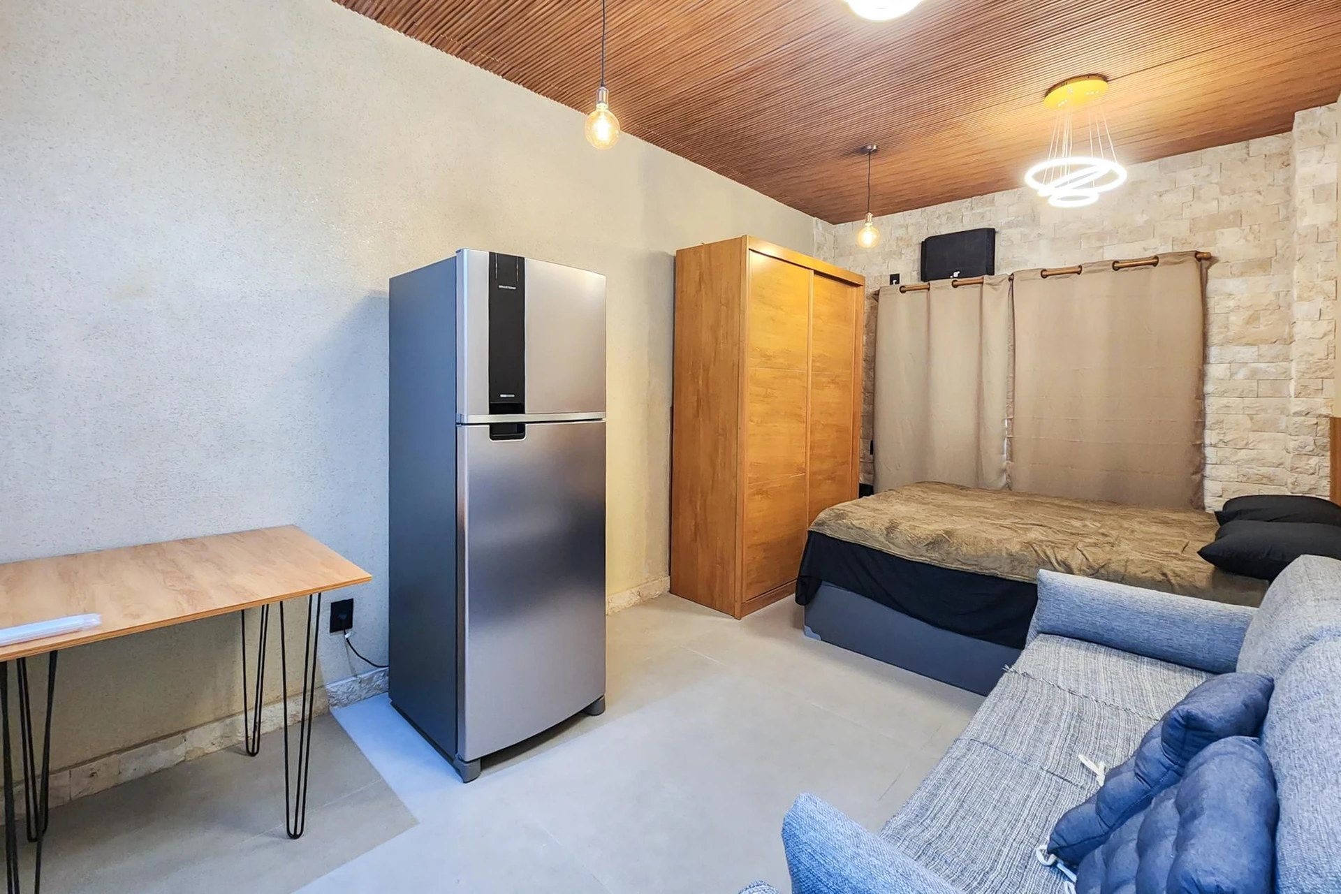 Estudio con 1 dormitorio y 1 baño, sin parking