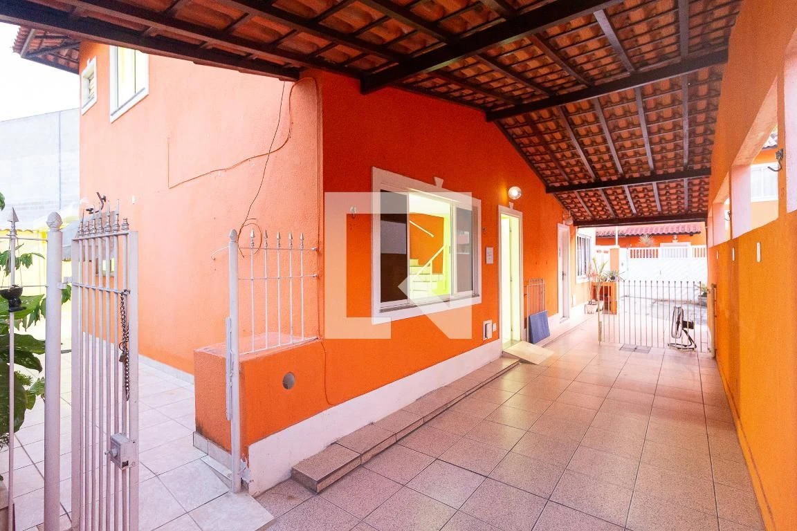 200 m² house with a private BBQ and a private pool — photo 59
