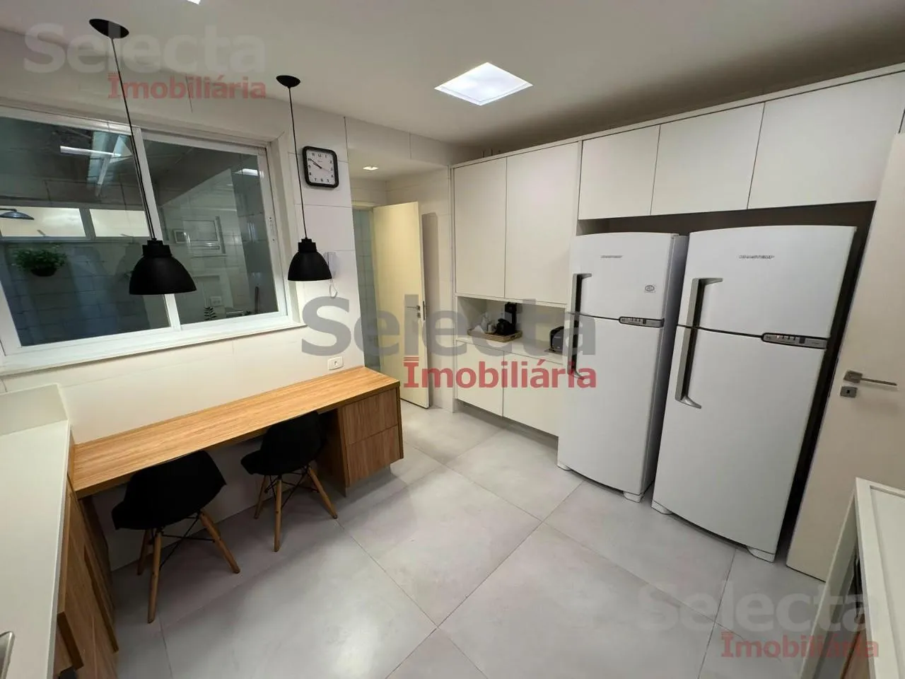 Furnished apartment with 4 bedrooms and a work desk — photo 22