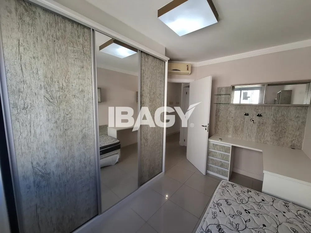 Apartamento mobiliado com 3 dormitórios e sacada envidraçada — photo 34