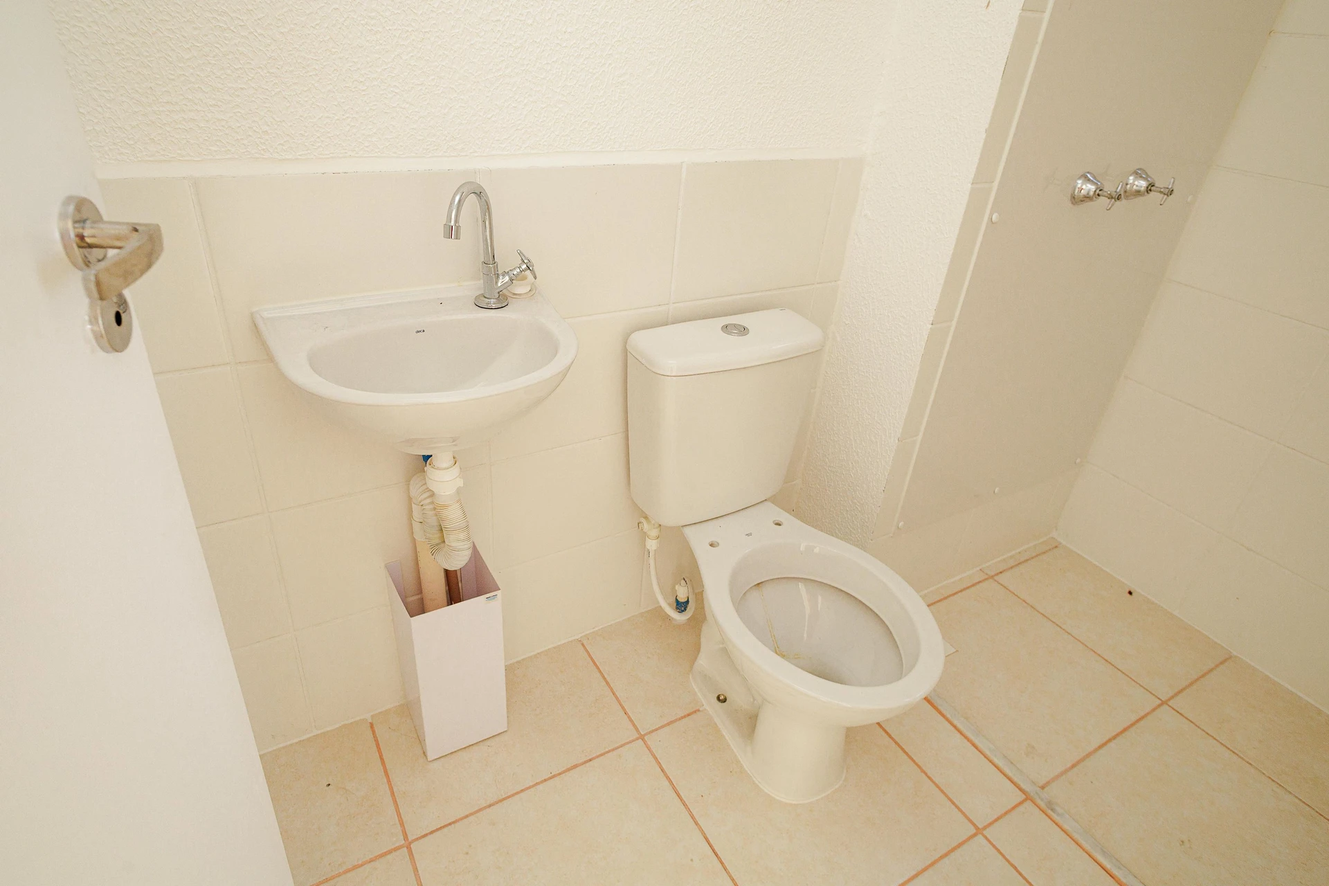 Apartment with 2 bedrooms and a glass-enclosed shower — photo 6