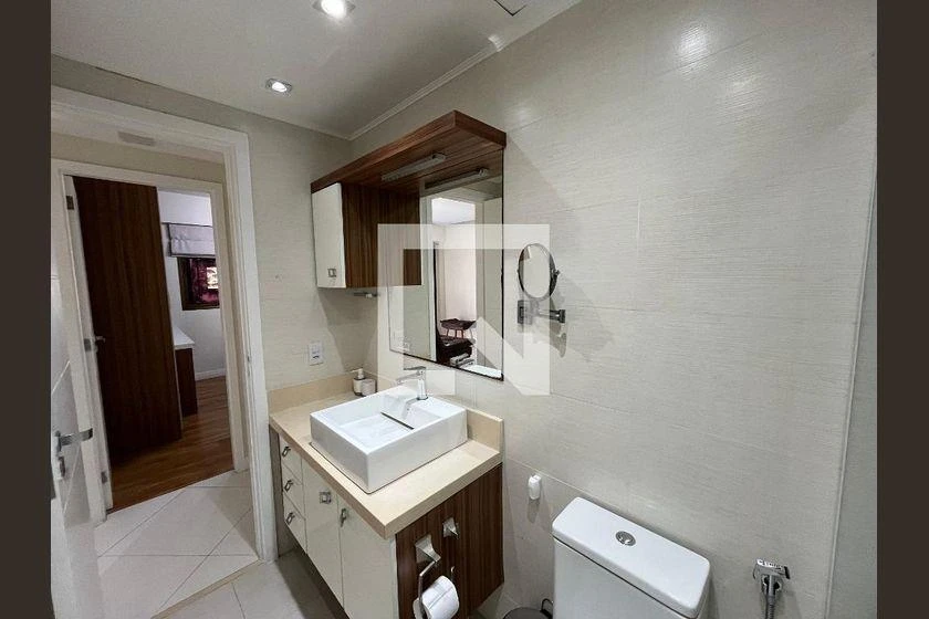 2-bedroom apartment in a building with a gym — photo 30