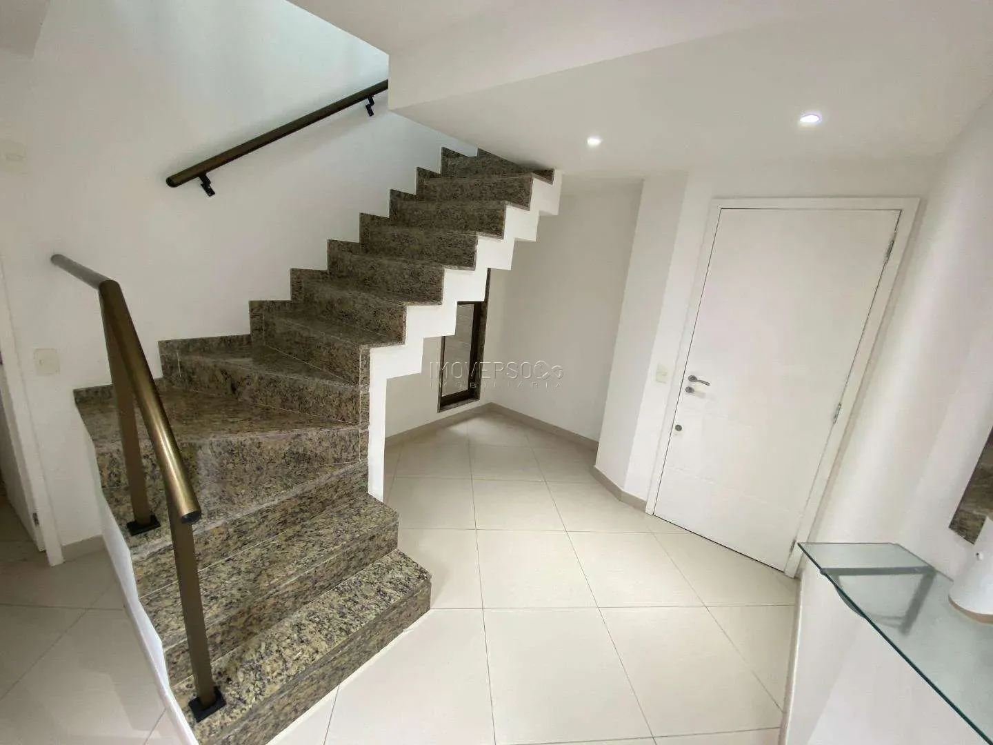 Apartment with 5 bedrooms and 5 bathrooms plus balcony — photo 26