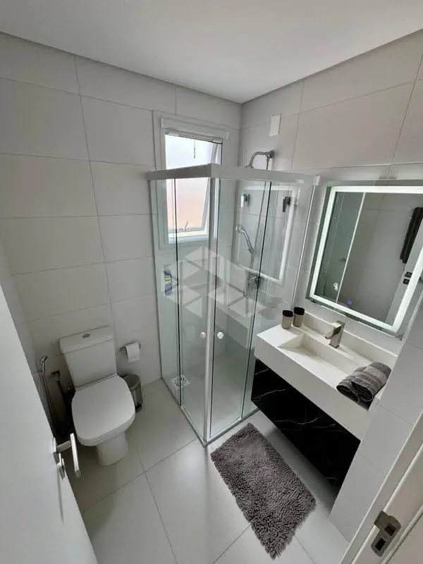 Furnished 82 m² apartment with 2 bedrooms and suite — photo 7