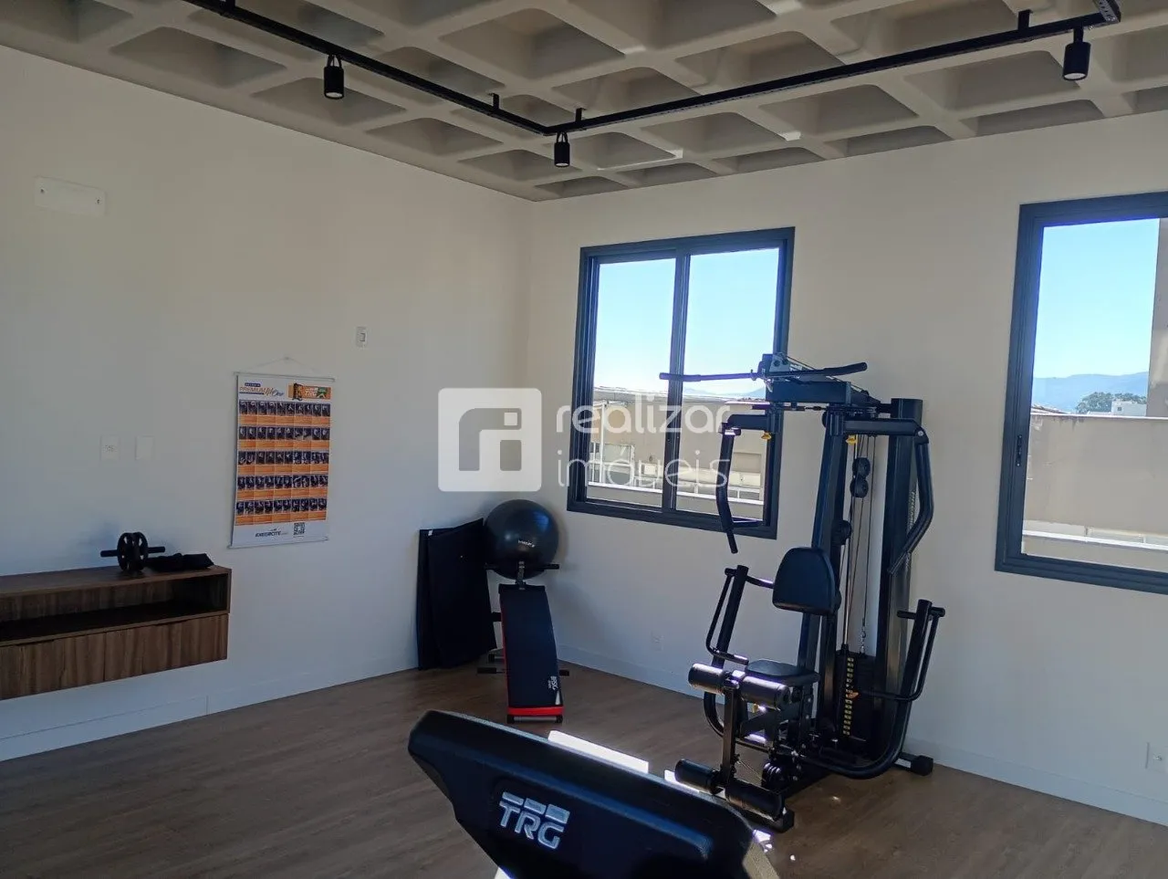 Furnished 1-bedroom apartment with open-plan kitchen — photo 14
