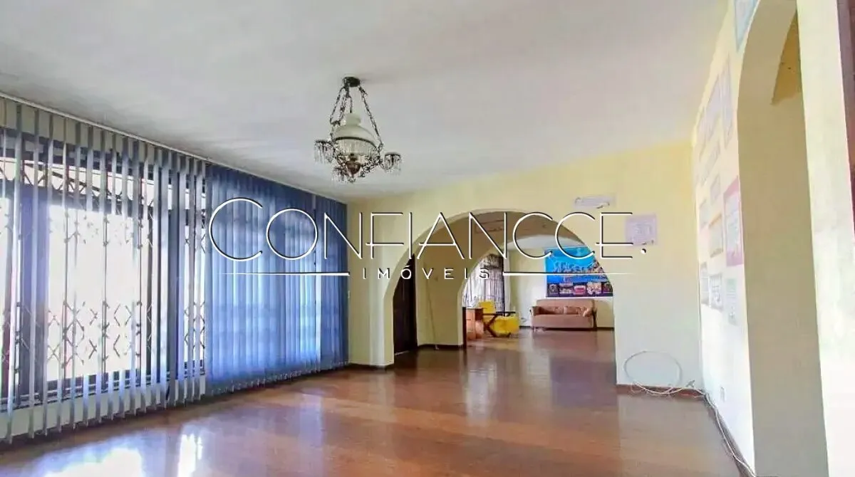 House with 8 bedrooms, 5 baths and 5 parking spots — photo 17