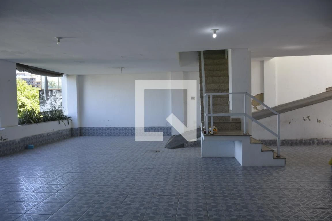 5-bedroom house with a garden — photo 21