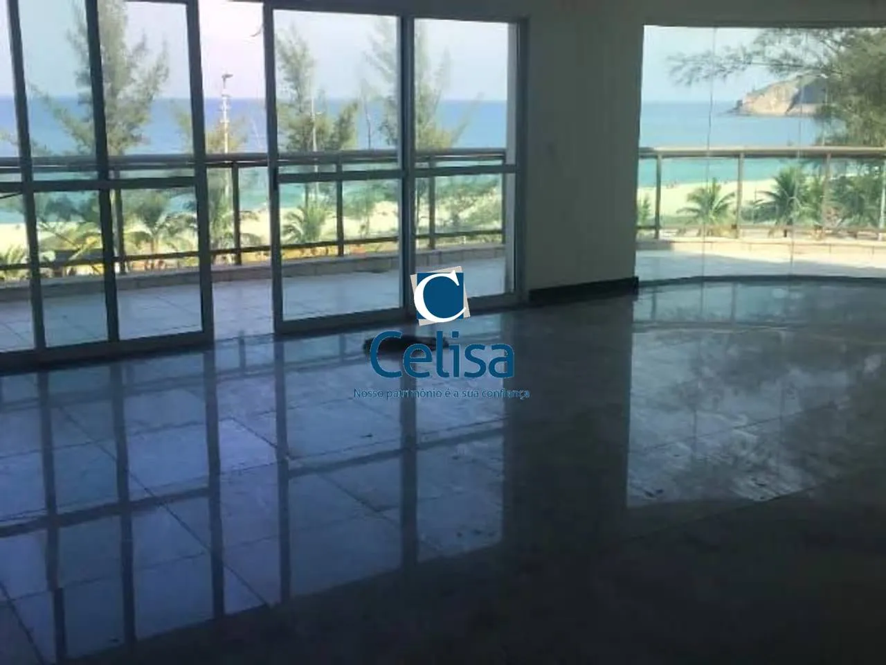 Apartment on the 4th floor with a glass-enclosed balcony — photo 3