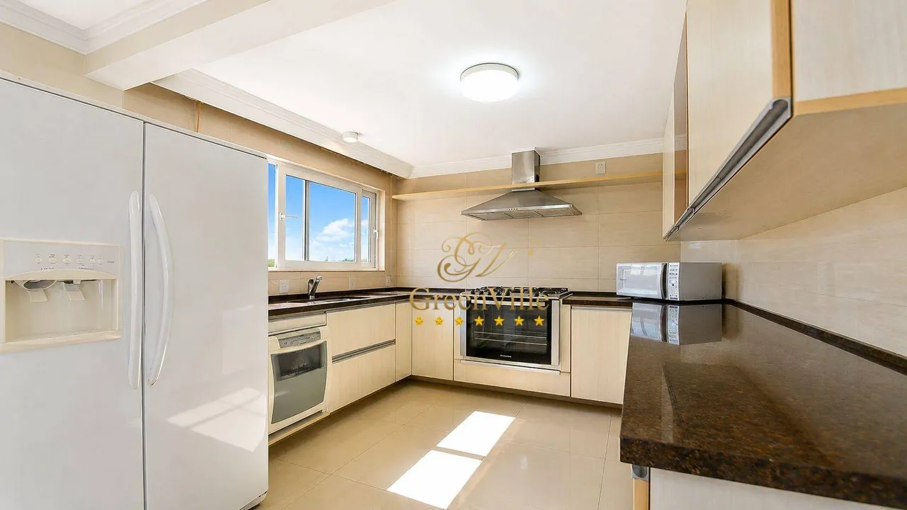 House with built-in balcony grill and 4 en-suite suites — photo 13