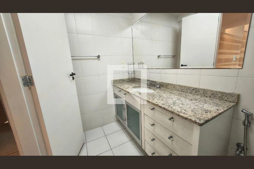 Apartamento de 2 quartos com varanda de vidro — photo 38