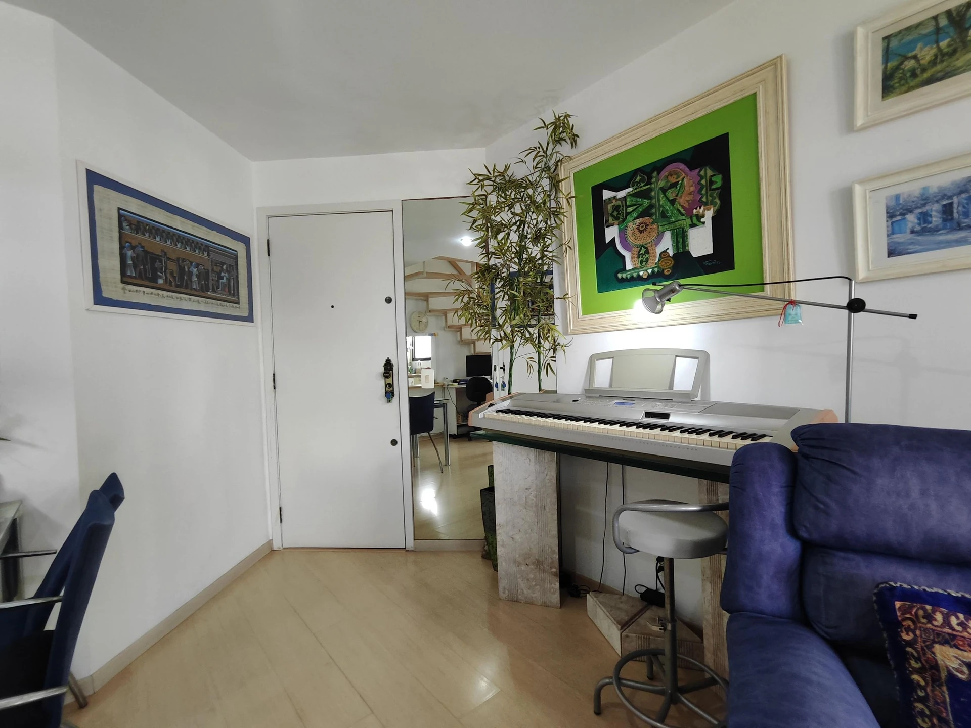 Apartamento mobiliado com 2 quartos em suíte e varanda — photo 25