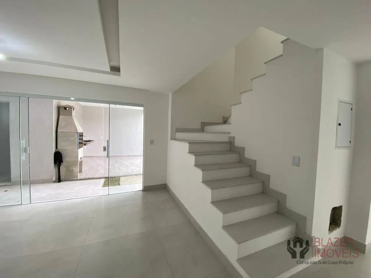 Casa com 4 dormitórios e 220 m² com varanda e churrasqueira — photo 17