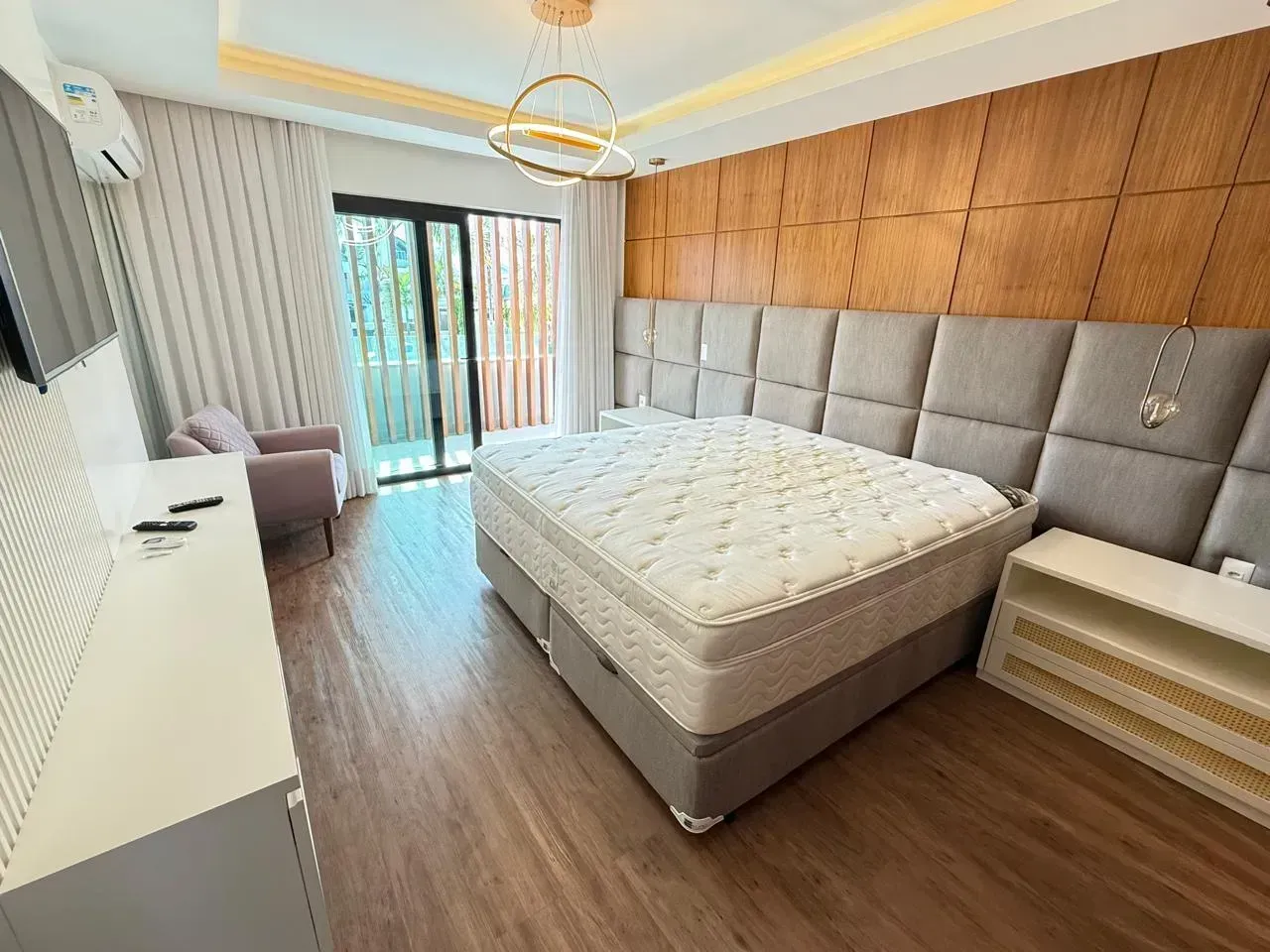 Furnished house with open-plan kitchen, 380 m² — photo 21
