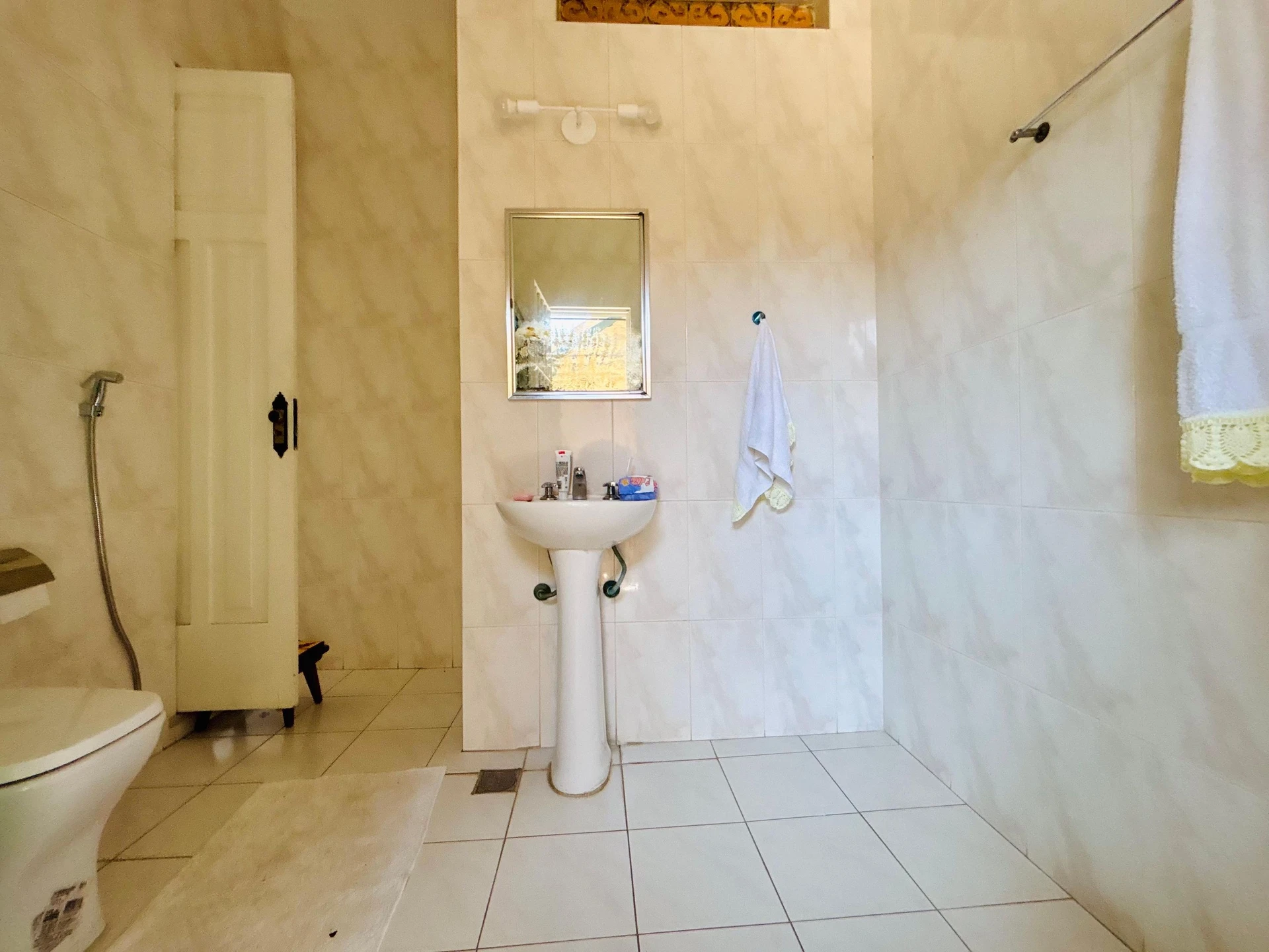 Furnished house, 380 m², with a grill on the balcony — photo 55