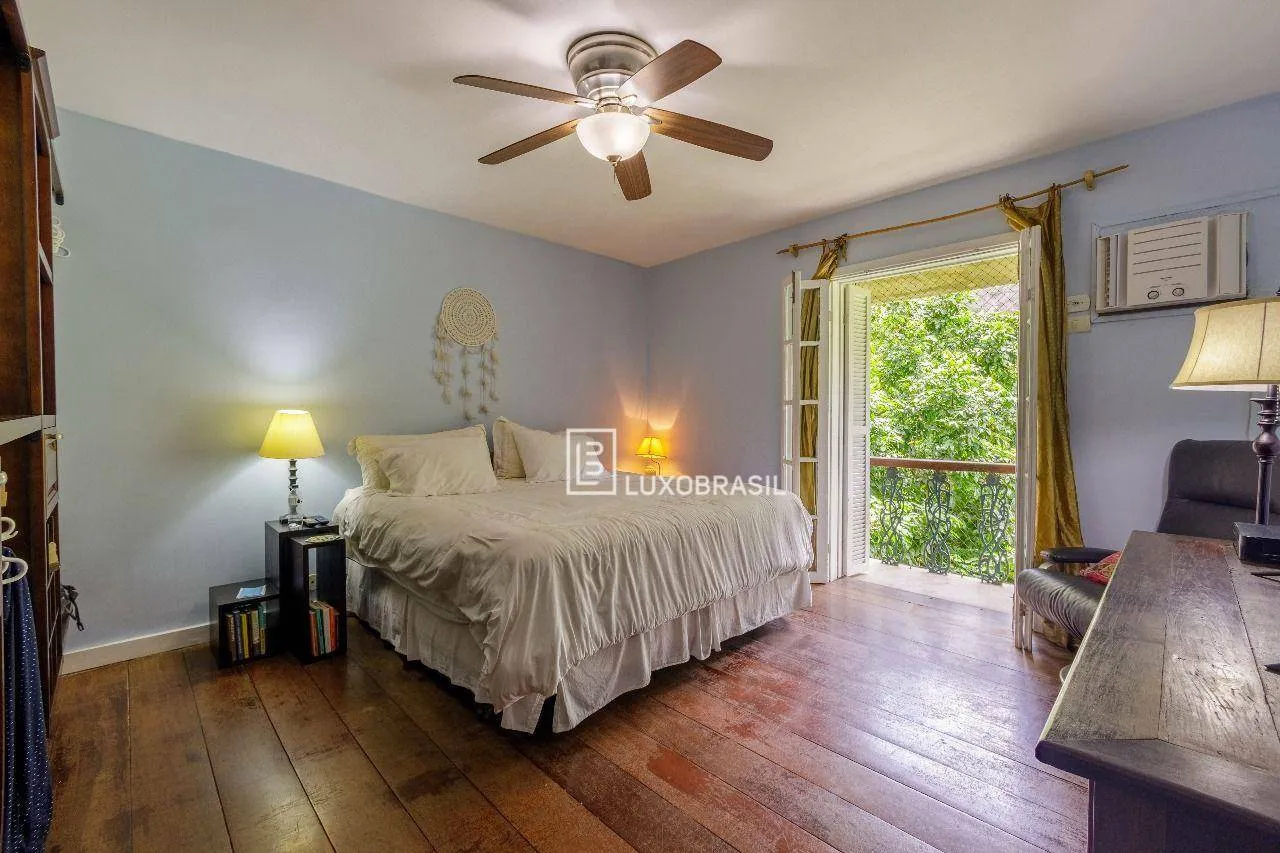 Triplex house with 4 bedrooms and 5 bathrooms with balcony — photo 12