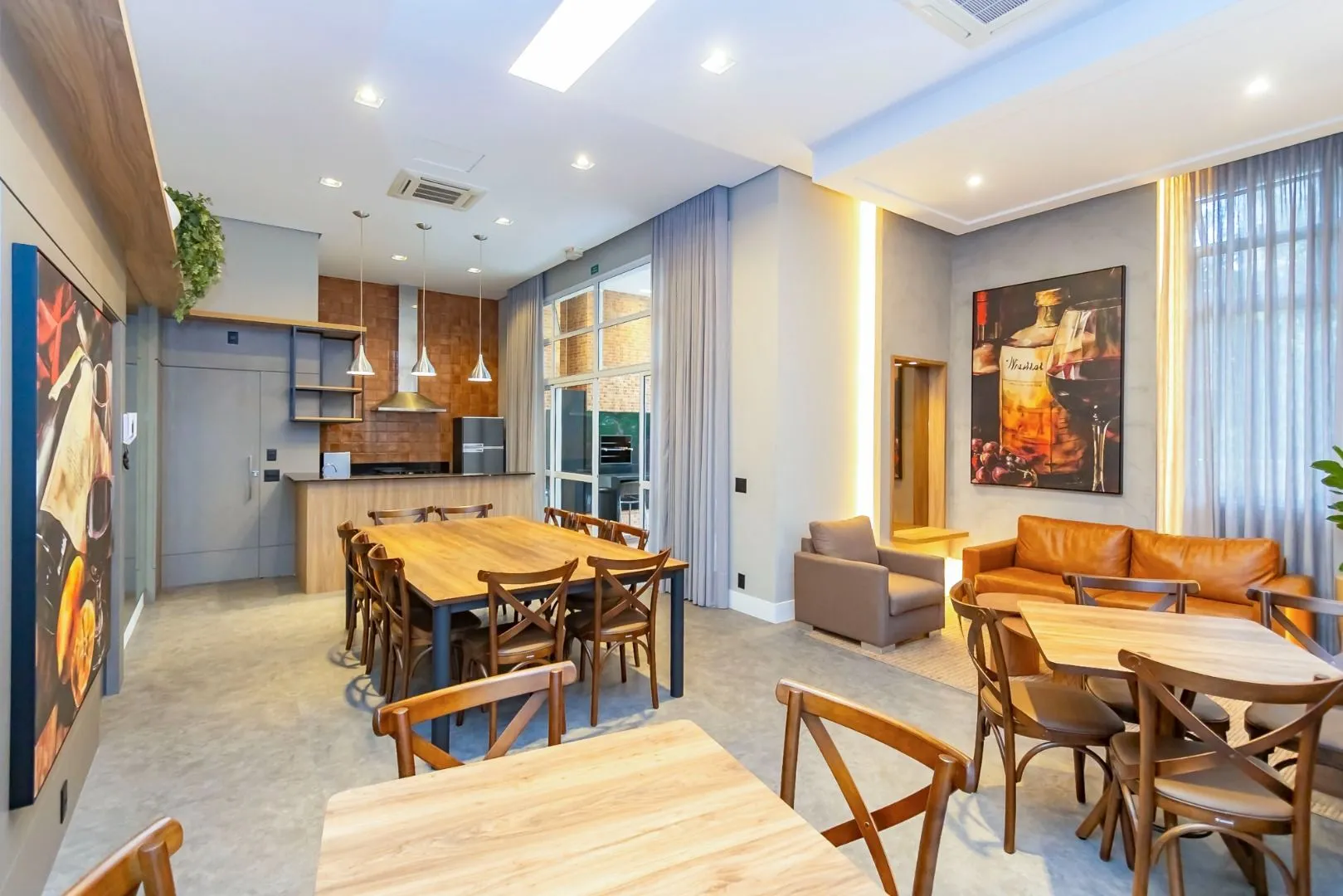 Glass-enclosed balcony in a 3-bedroom apartment, 110 m² — photo 15