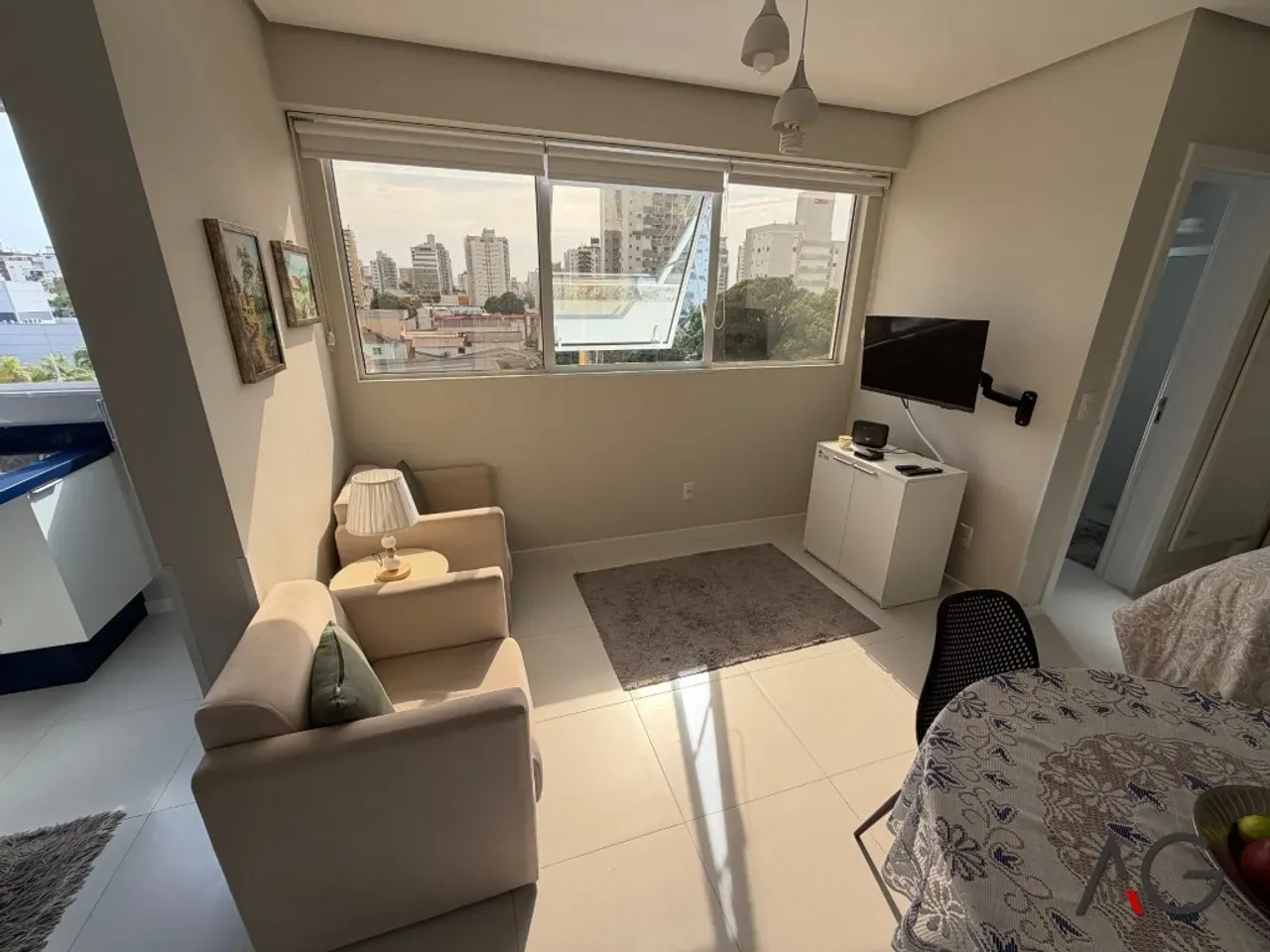 Furnished studio with open-plan kitchen and 2 parking spots — photo 7