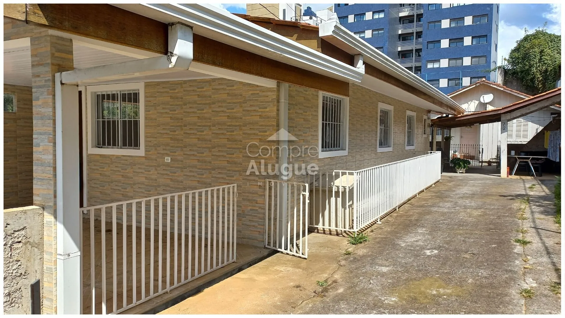 Casa con 3 dormitorios y rincón de cocina compacto — photo 26