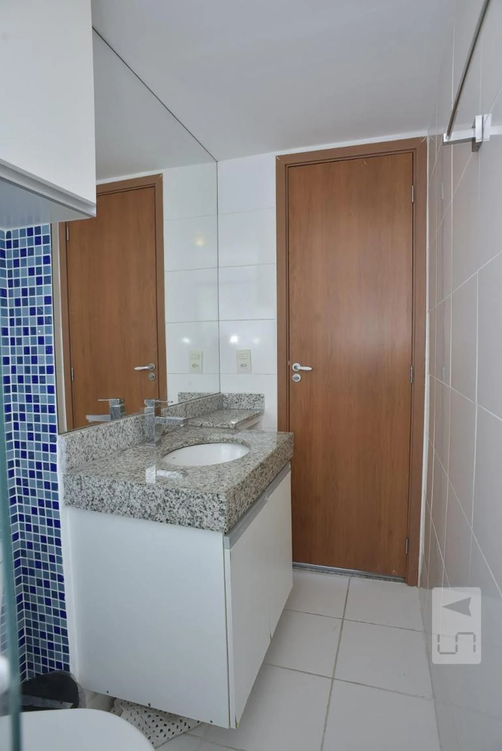 2-bedroom apartment with a mountain view — photo 44