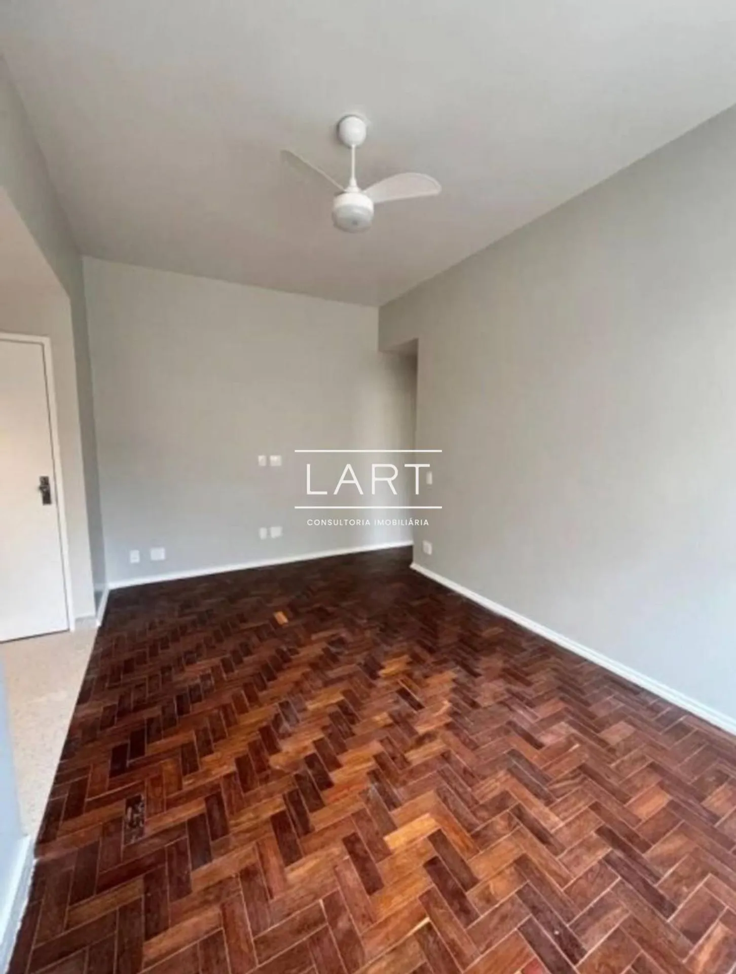 Apartment, 70 m², with wood or laminate floors — photo 10