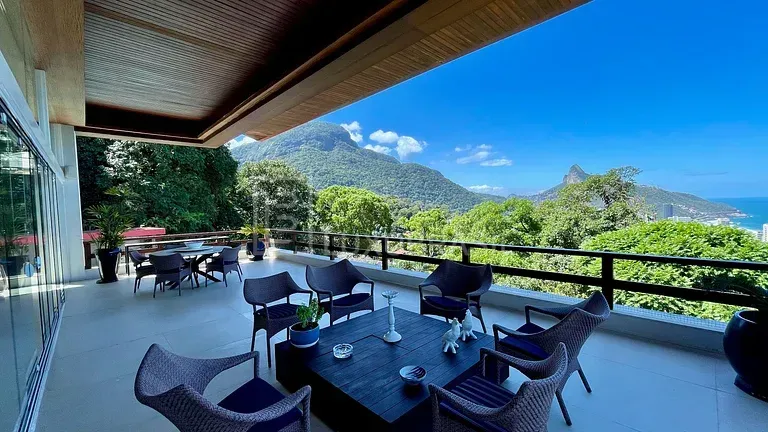5-bedroom house with a private pool in Rio de Janeiro — photo 13