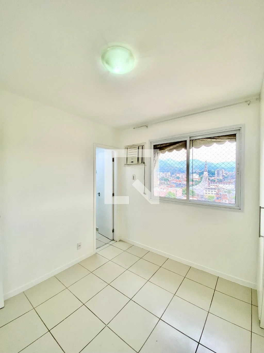 Apartamento de 2 quartos em condomínio com piscina — photo 39