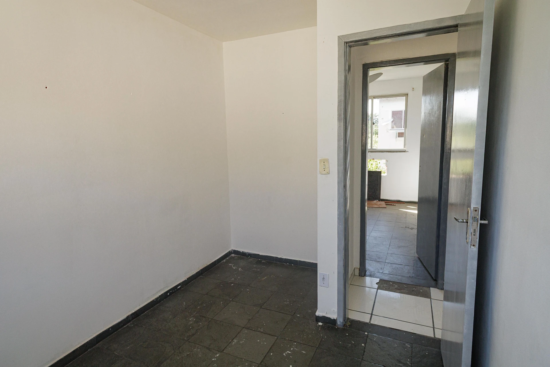 Unfurnished apartment with 2 bedrooms and 1 parking spot — photo 27