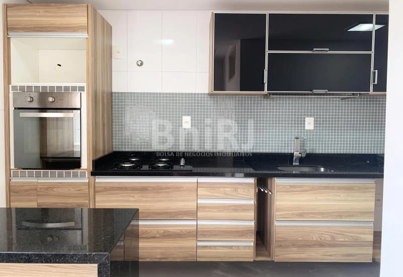 3-bedroom apartment in a building with a pool — photo 44